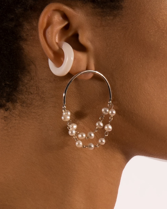 CONCHA - Earcuff de concha nácar - Dinur Estudio de Joyería